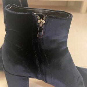 Velvet ankle boots with heels